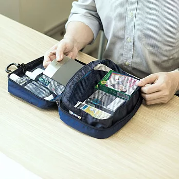 M Square 懸掛式沐浴包 L 號寶藍