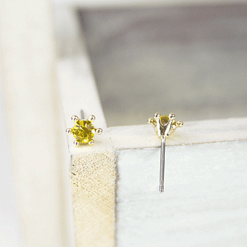 【PinkyPinky Boutique】不喧嘩小星星水鑽耳環( 淺綠色)