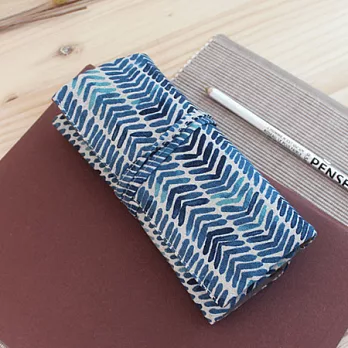 ultrahard 閱讀筆袋系列- 文字萬花筒(水藍)