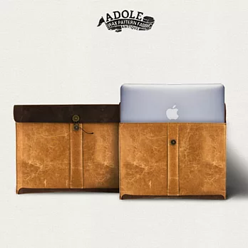 【ADOLE】蠟紋布仿古皮革-經典MACBOOK AIR包