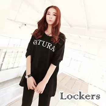 【Lockers 木櫃】個性字母背後破洞寬鬆蝙蝠袖長袖T恤(二色任選)黑色