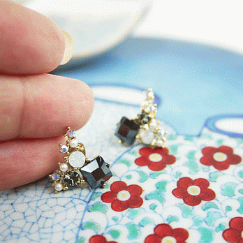 【PinkyPinky Boutique】氣質小奢華珍珠耳環(黑色)