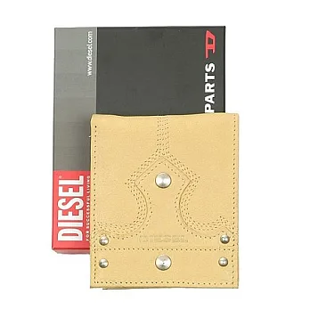 DIESEL 時尚釘釦直式兩折卡片短夾 DBL1029TBG米白色