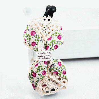 【PinkyPinky Boutique】甜美小碎花蕾絲香蕉夾 (粉紅色)