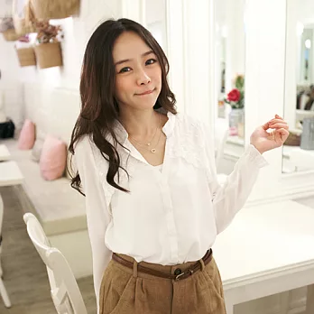 【韓國連線】。韓國製 完美蕾絲襯衫上衣 白系