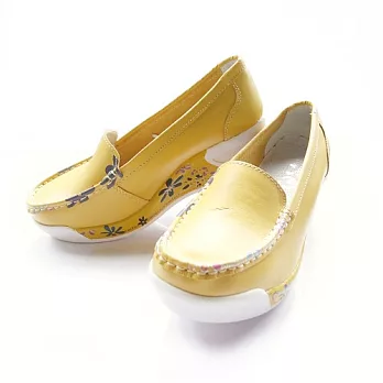 【Moscova】手工真皮系列。簡約休閒風花紋鬆糕真皮鞋37黃色