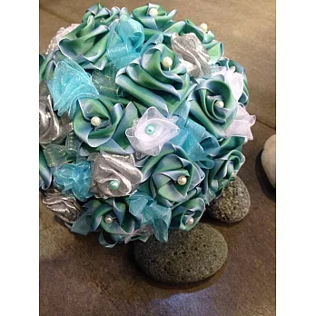 DIY輕鬆折折-手作緞帶玫瑰組合(綠光森林)