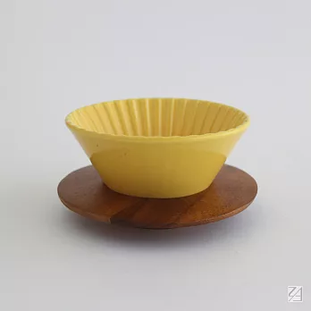 日本ORIGAMI 摺紙咖啡陶瓷濾杯組 S (蛋黃色)＋木質杯座蛋黃色