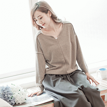 ROSE。浪漫拷克邊v領上衣 可可系