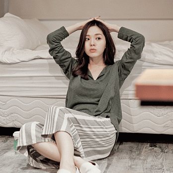 ROSE。自然系厚感v領上衣 綠系