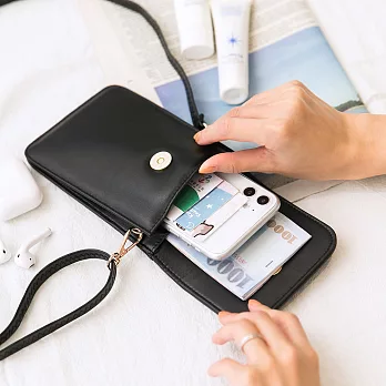 CHENSON iphone羊皮手機包零錢斜背包 黑(W00008-3)