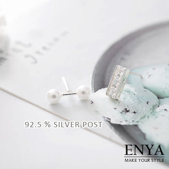 Enya★925銀 不對稱雙珍珠水鑽耳環銀色