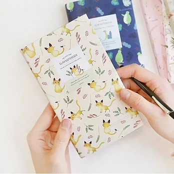 Indigo 柳林風聲長版方格眼筆記本-貓咪黃