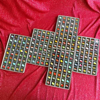 【國旗商品創意館】世界２００款國旗徽章盒裝組合／胸章／胸針／別針／勳章／獎章