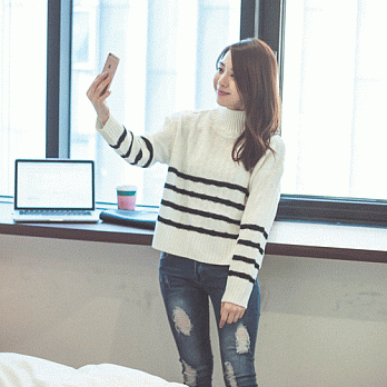 ROSE。自然寬鬆感下擺條紋毛衣2色 白系