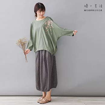 【慢。生活】梅花刺繡連肩棉麻上衣-F 20220　FREE淺草綠