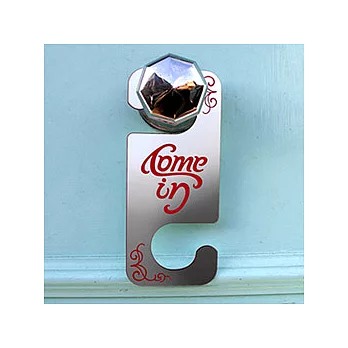 《SUCKUK》神秘反向字房門掛牌