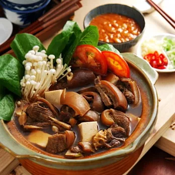 [土羊哥] 紅燒帶皮羊肉爐( 帶皮紅燒羊肉300G+原汁900cc*2+沾醬65g*4 )(含運)