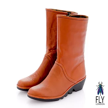Fly London(女)★MONA植染牛皮簡潔歐式中筒靴 -37桔咖