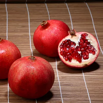 《阿洲水果》 美國紅石榴(9-11粒隨機)