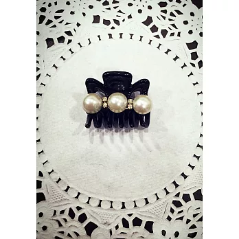 【Kelly凱莉正韓】韓國進口髮夾-小香風珍珠瀏海夾/髮飾/鯊魚夾黑色