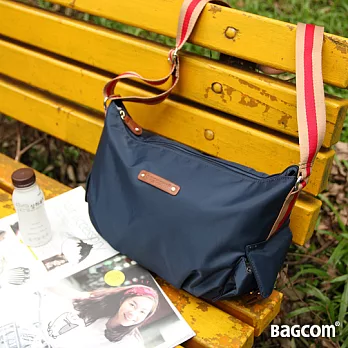 Bagcom Masaki Stripe小彎口袋包- 藍色