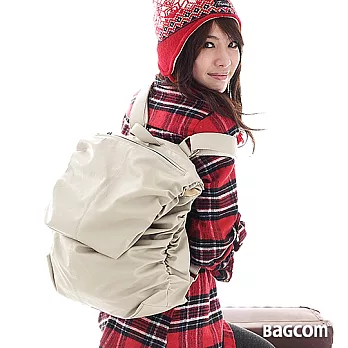 日本Bagcom品質保證˙ 皺皺軟皮後背包-米色