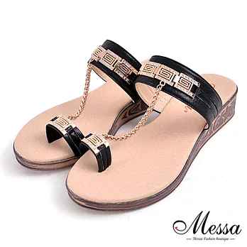 【Messa米莎專櫃女鞋】MIT 異國風造型金鍊一字套指楔型涼拖鞋-三色35黑色