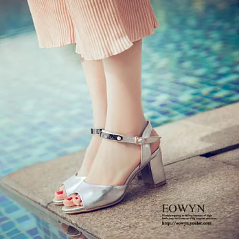 EOWYN．流行時尚魚嘴一字釦環蘩裸粗跟高跟涼鞋EMD04578-74/4色/34-39碼現貨+預購34銀色