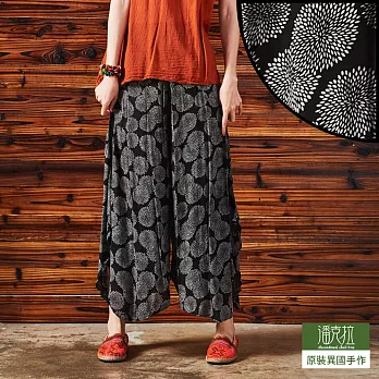 【潘克拉】清雅菊花印花八角褲-F　FREE黑