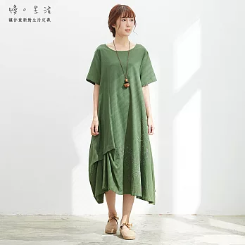 【慢。生活】淺色刺繡抓皺連身裙-F　FREE竹綠