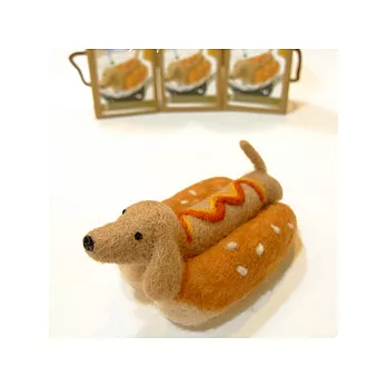 <雙手牌>臘腸大亨堡*羊毛氈材料包(棕犬)