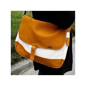 ultrahard Urban messenger 斜揹包(咖啡)