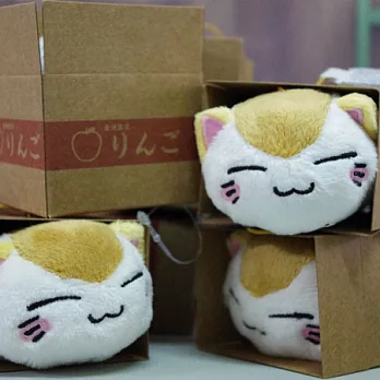 箱貓絨毛娃娃吊飾(蘋果箱貓)---FuRyu出品(日版原裝)