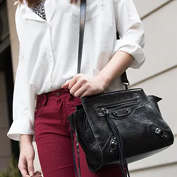 【La Poche Secrete 天然皮革】獨立印象,油蠟香水牛皮蝙蝠包 -時尚黑