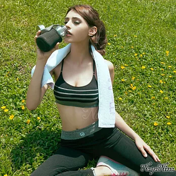 Naya Nina旋律!無縫超彈力工字背無鋼圈內衣M黑色