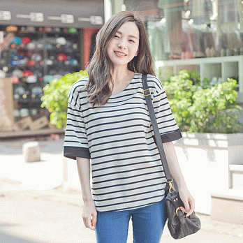 【韓國連線】。韓國 下擺弧條紋上衣 黑白條