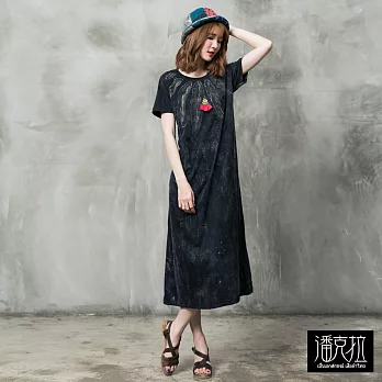 【潘克拉】羽毛領石洗連身裙(2色)-F　FREE黑