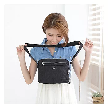 MANDE RHODE 曼德羅德 品牌吊飾斜側背包-黑色(3022)