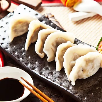 冬至湯圓 樂活e棧 蔬食達人-元寶水餃(15粒/包,共8包)