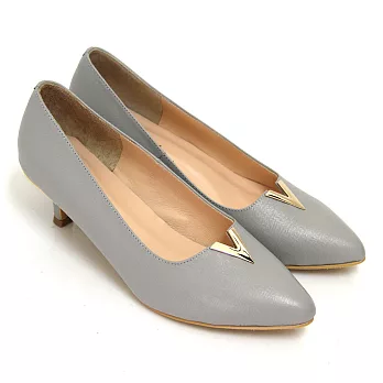 ◤Green Phoenix◥俐落質感金屬V扣防刮牛皮尖頭低跟包鞋5灰色