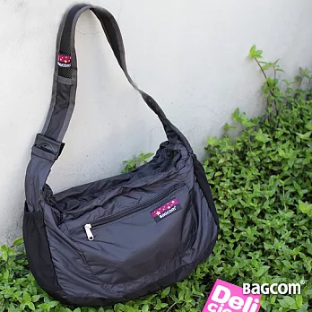 Bagcom Masaki 輕悅旅遊收納斜背包(可肩背)-黑色
