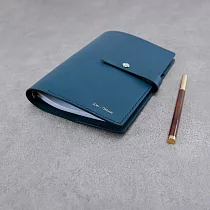 Be Two 手工皮件 ∣筆記本 A5 活頁 客製燙金 【湖水藍牛皮 _菇菇】