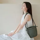 【瀏海樹】鬆鬆散步側背小包 -  軍綠