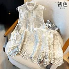 【初色】新中式立領刺繡單排釦無袖鏤空寬鬆女上衣+高腰短褲套裝-白色-18498(M-4XL可選) M 白色