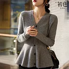 【初色】法式純色排扣V領長袖荷葉邊下擺針織衫上衣女上衣-共2色-18628(F可選) F 灰色