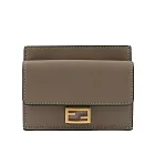 FENDI Baguette 納帕皮革翻蓋卡片套_展示品 (鴿灰色)