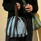 條紋斜跨便當袋 藍咖