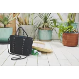 On The Shore時尚單品：超輕量肩提包