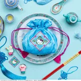 HELLO KITTY主題飯店可愛單品：刺繡束口收納包